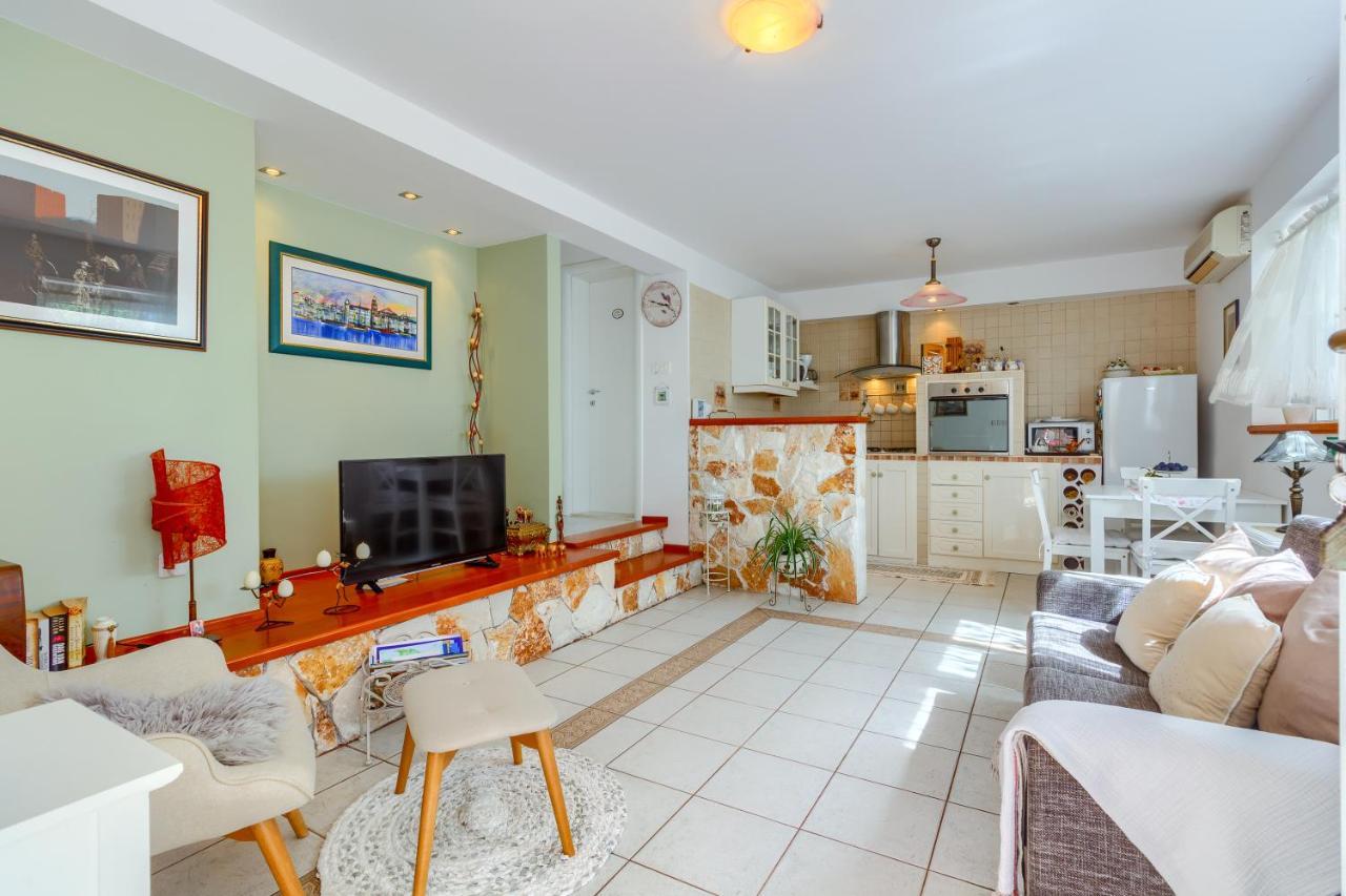 Apartments Meri Trogir Exterior photo