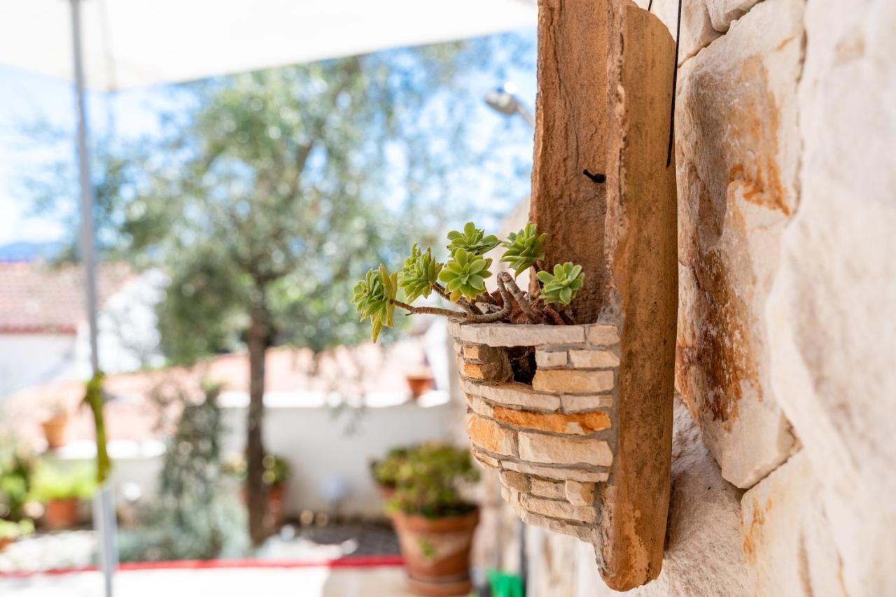 Apartments Meri Trogir Exterior photo