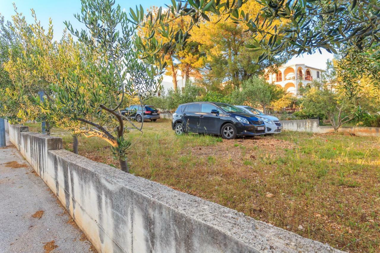 Apartments Meri Trogir Exterior photo